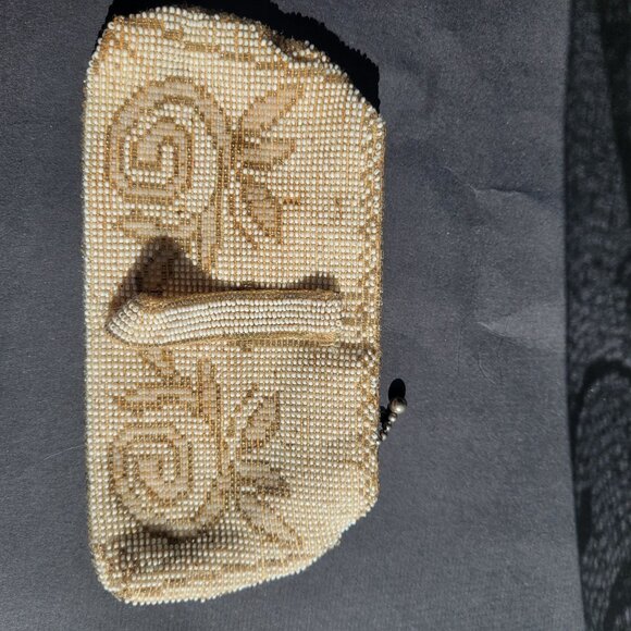Vintage Beaded Ivory Floral Clutch Purse With Metal Zipper & Handle Accent - Picture 7 of 9